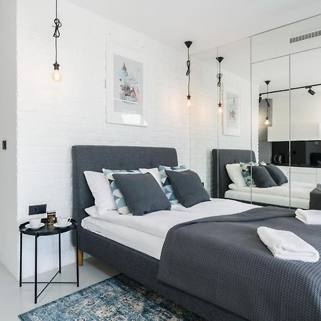 Apartments Poznan Mtp Bukowska By Noclegi Renters Bagian luar foto
