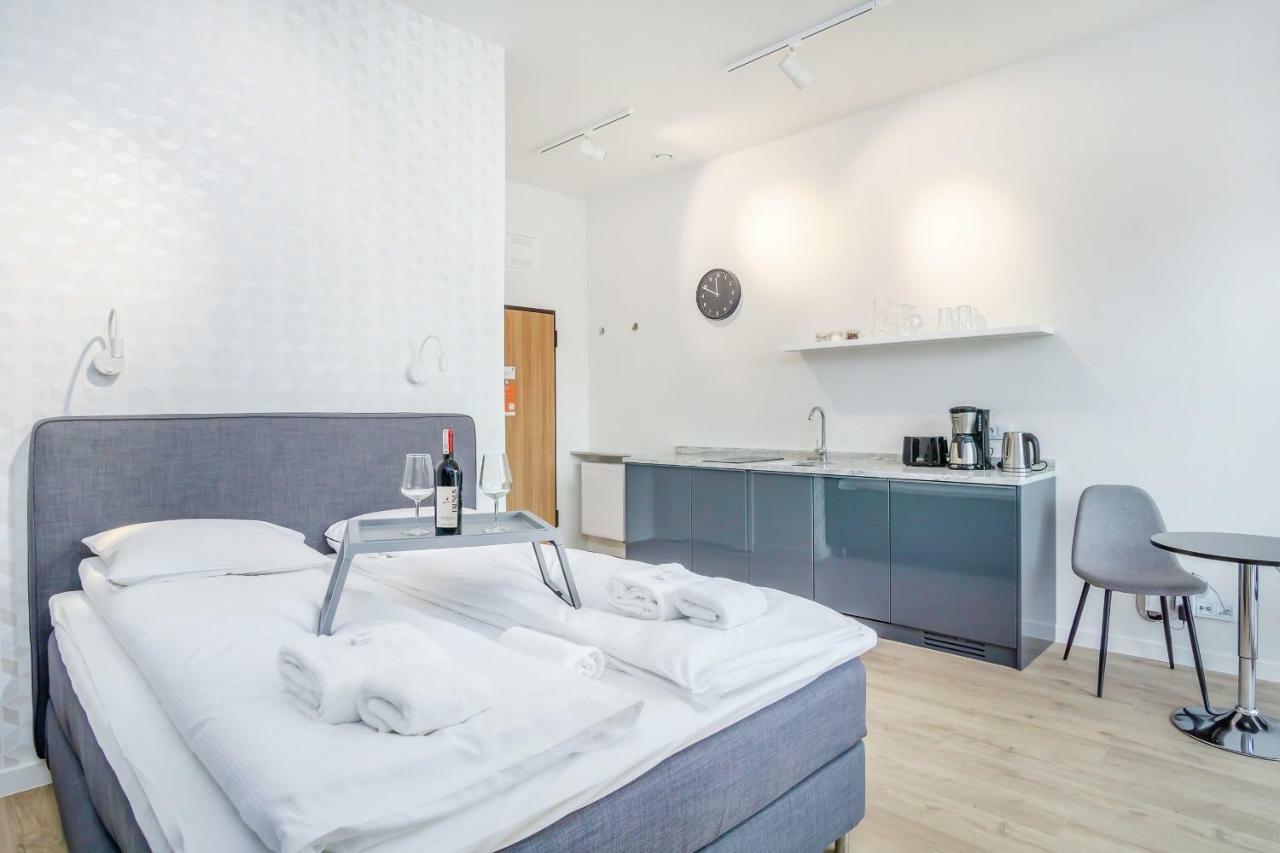Apartments Poznan Mtp Bukowska By Noclegi Renters Bagian luar foto